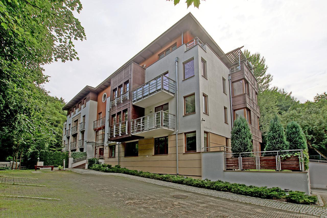 Beachfront Apartment Haga With Free Parking By Noclegi Renters Sopot Esterno foto